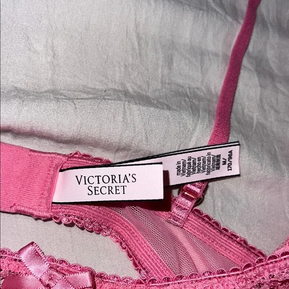 Victoria's Secret Pink Teddy Lace Bra with Scalloped Edges Size Medium - Picture 2 of 7